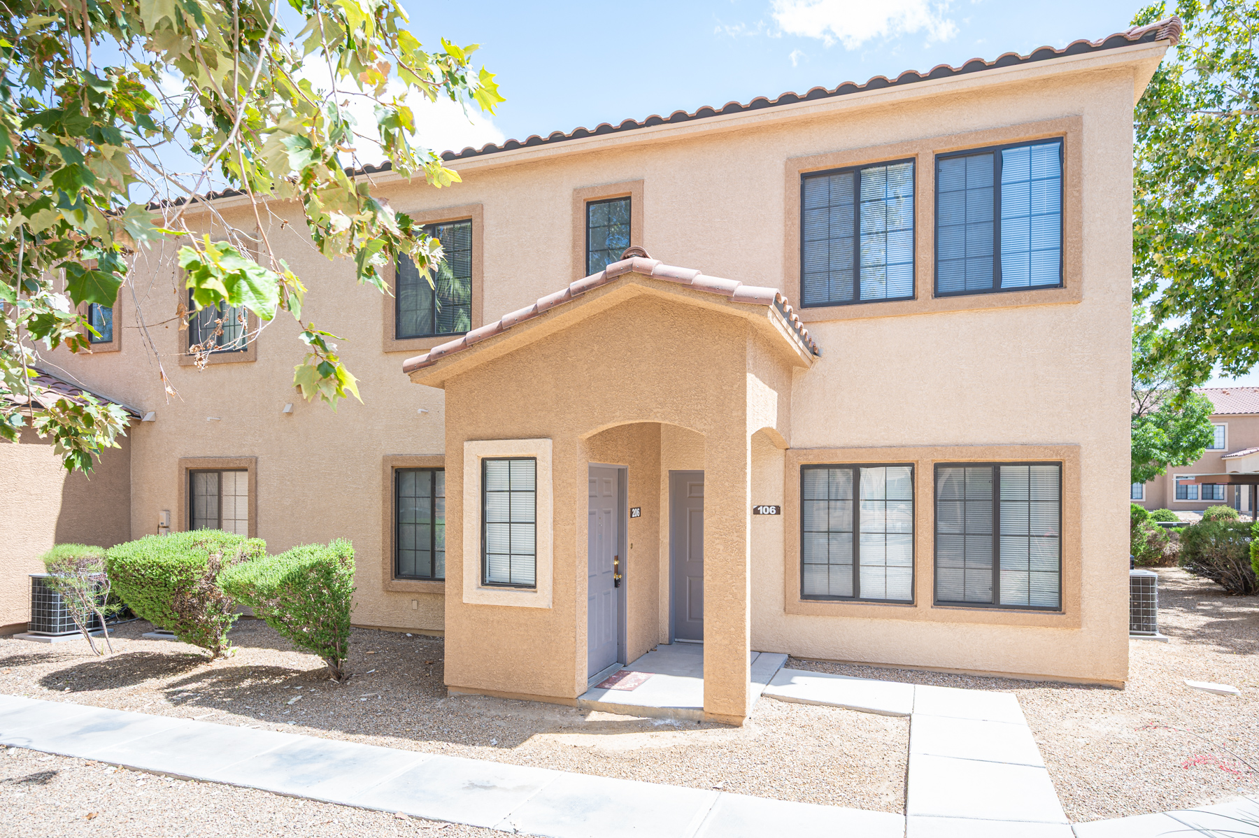 2010 RANCHO LAKE DR
